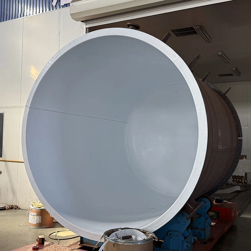 PTFE-vuorattu reaktori happamille väliaineille